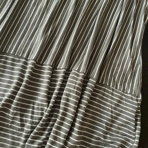 Forever Rose Couture XL Plus Size Short Sleeve Modest Midi Length Dress Stripes - Picture 3 of 6